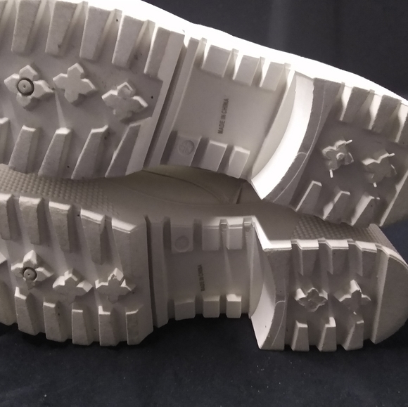 Boots - Picture 4 of 6